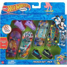 Lot de 4 planches à roulettes et chaussures Hot Wheels Asrt