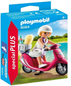 [9084] Vacancière Avec Scooter